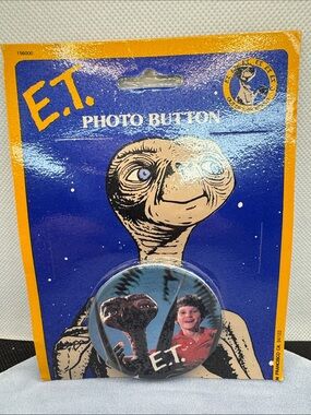 Vintage 1982 E.T. Photo Button in Original Package